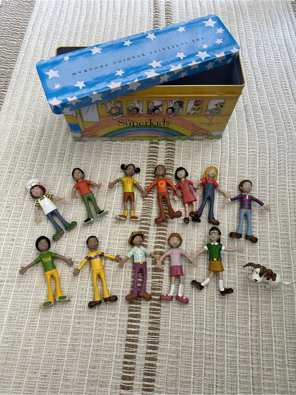 Multicultural Figurine Playset - Blue/Yellow